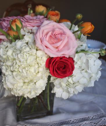 Floral Inspiration : Classic + Colorful Floral Inspiration : Classic + Colorful