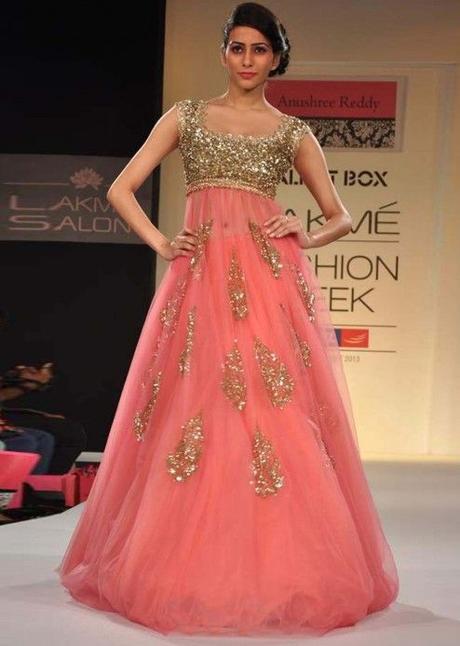 5 Best Indian Bridal Dresses for Every Type of Bride 5 Best Indian Bridal Dresses for Every Type of Bride