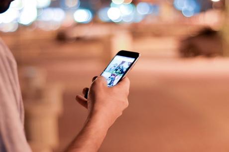 Brits Would Give Up Booze and Sex Before Their Mobiles Brits Would Give Up Booze and Sex Before Their Mobiles
