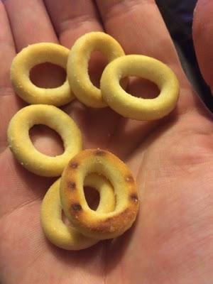 Today's Review: Hula Hoops Salt & Vinegar Golden Hoops Today's Review: Hula Hoops Salt & Vinegar Golden Hoops