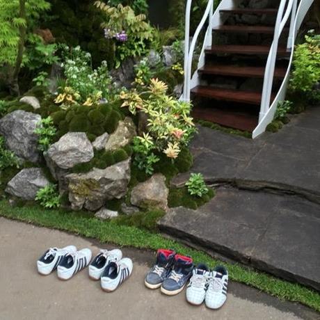 Shoes left outside as the team put the finishing touches to the Senri-Sentei garden