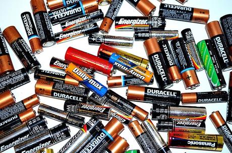 30 Amazing Things You Didn’t Know You Could Recycle battery-recycling-energy-old-batteries