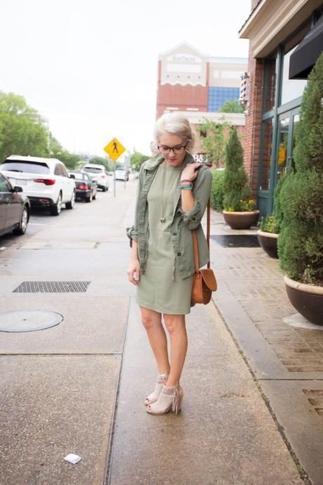 how to incorporate frames in your everyday look How To Incorporate Frames in your Everyday Look
