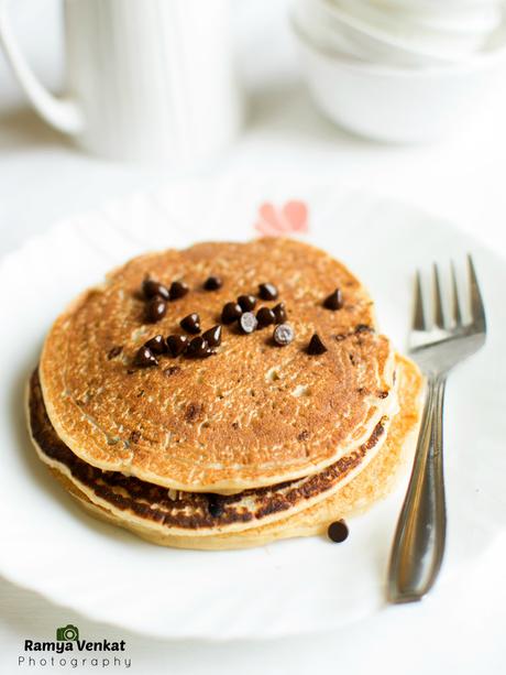 chocolate chip pancakes - eggless wheat pancakes
