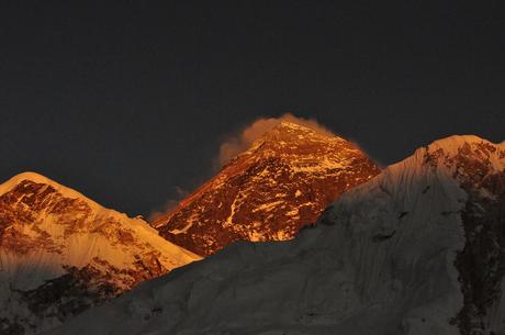 The Everest 2016 Climbing Season in Numbers - 450+ Summits on the South Side