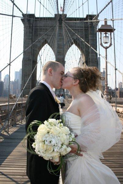 bride and groom brooklyn bridge
