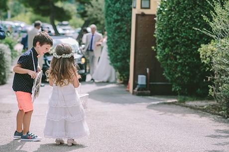 Romantic vineyard wedding flower-girls (2)