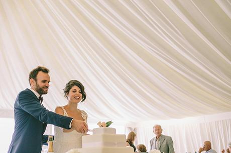 Romantic vineyard wedding wedding-cake