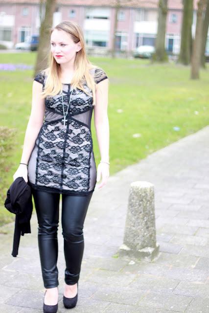 Outfit: Crosses & Lace
