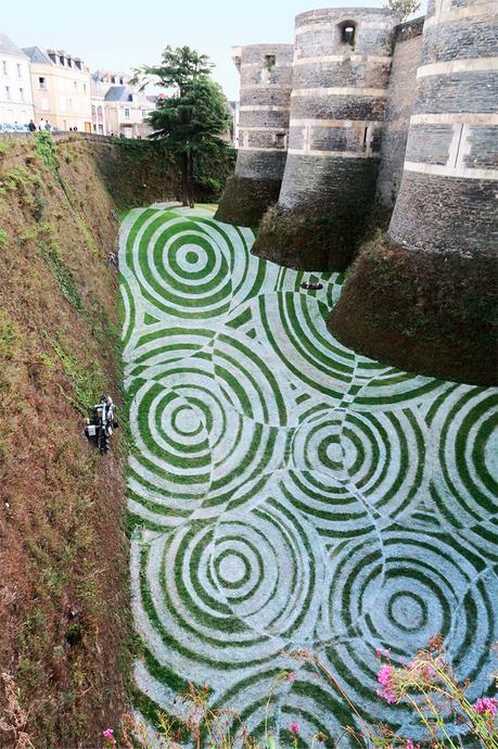 This French landscape designer creates amazing optical illusions Drops in Doubt