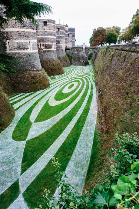 This French landscape designer creates amazing optical illusions Drops in Doubt