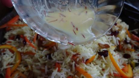 persian-jewled-rice-easy-vegan-vegetarian-healthy-potluck-Eid-wedding-saffron-turmeric-cardamom-cinnamon-rose-milk-banaspati-almonds-pistachios-carrots-cranberries-
