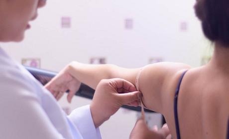 Contours LaserFit: Non-invasive fat-busting solution Contours LaserFit Measuring Step