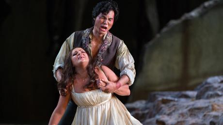 Yonghoon Lee (Manrico) & Anna Netrebko Leonora) struggle in Act IV (Photo: Marty Sohl/Met Opera)