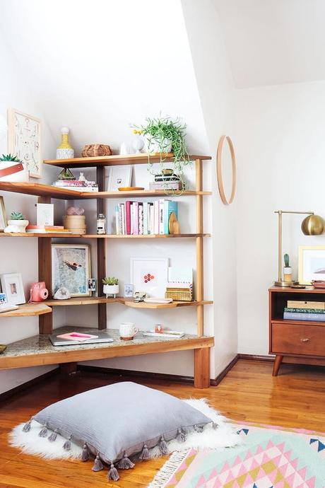 Filling Empty Corners Sara Updates Her Childhood Bedroom – Bedroom Office Corner: