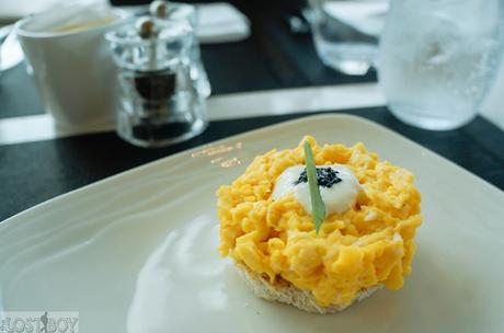 Novotel Manila Araneta Center: Check Out Its Premier Lounge Novotel Manila Araneta Center: Check Out Its Premier Lounge