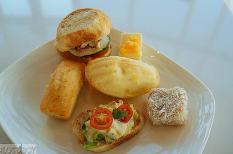 Novotel Manila Araneta Center: Check Out Its Premier Lounge Novotel Manila Araneta Center: Check Out Its Premier Lounge