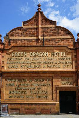 Ghost signs (122): Hertford's Green Dragon Hotel