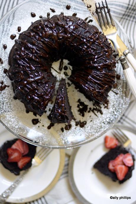 chocolate splatter bundt cake