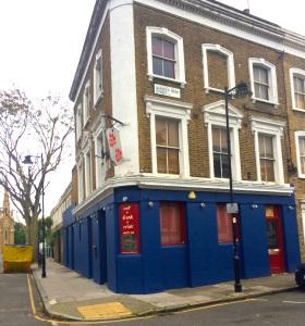I am lazy. Comedy club crowdfunding continues. Comic will change his name. The new Angel Comedy 2.0 - the whole building