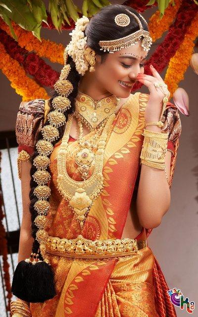 Simple South Indian Hairstyles for a Gracious Look Gorgeous Jewelled look Hairstyle