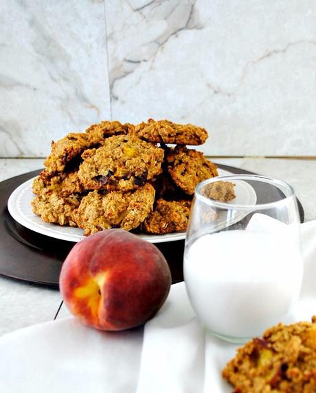 Naturally Sweetened Breakfast Cookies with Oats, Almond, and Peaches