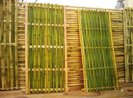 Hang A DIY Bamboo Fence On A Balcony