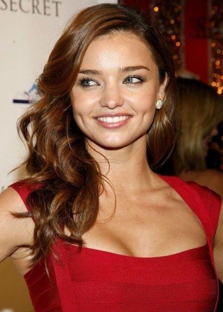 Cute, Casual and Sexy Friday Hairstyles to Look Prettier Miranda Kerr Side Swept Waves Hairstyle