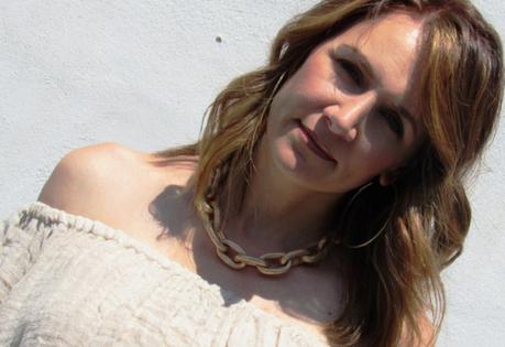 Stylish Thoughts – One Large Plain Stylish Thoughts – One Large Plain