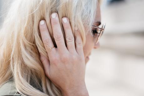 Transitioning from summer to fall with jeans. When transitioning from summer to fall with jeans it's important to mix different pieces that can balance each other. Mixing jeans with sleeveless tops and open toed shoes help keep your fall look light and airy. Click through to see more tips!