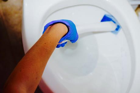 Quickly Clean Your Toilet In Under 15 Minutes! Quickly Clean Your Toilet In Under 15 Minutes!