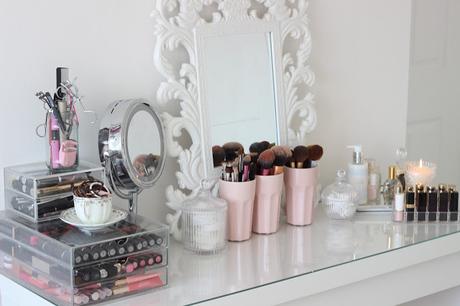 Beauty: Dressing Table Dreaming Beauty: Dressing Table Dreaming