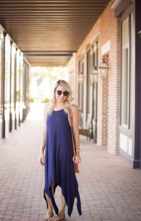 Devil with a blue dress on. From summer to fall with navy blue. It's the perfect color to transition from the warm weather to the cooler months. Click through to read more!