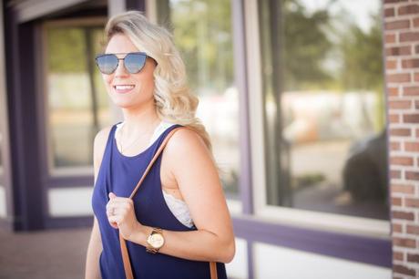 Devil with a blue dress on. From summer to fall with navy blue. It's the perfect color to transition from the warm weather to the cooler months. Click through to read more!