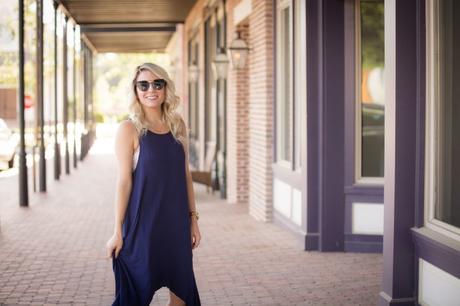 Devil with a blue dress on. From summer to fall with navy blue. It's the perfect color to transition from the warm weather to the cooler months. Click through to read more!
