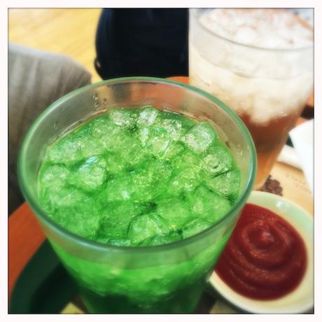 Food Review: MOS Burger, 1 Chome-3-66 Okaidohigashi, Ishinomaki, Miyagi Prefecture 986-0855, Japan mos_burger_japan_melon
