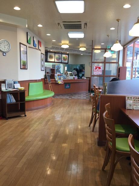 Food Review: MOS Burger, 1 Chome-3-66 Okaidohigashi, Ishinomaki, Miyagi Prefecture 986-0855, Japan mos_burger_japan_inside