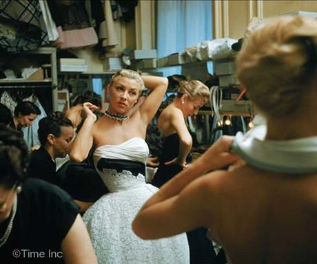 Backstage-at-a-Christian-Dior--show-1954---Mark-Shaw Backstage-at-Christian-Dior--show-1954---Mark-Shaw