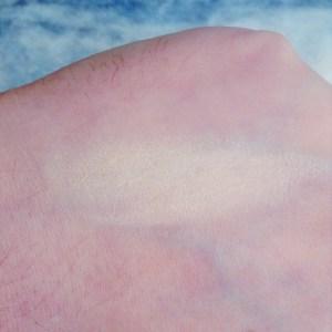 AUGUST 2016 IPSY REVIEW Winky Lux Diamond Powders Are a Girl's Best Friend in Light swatch