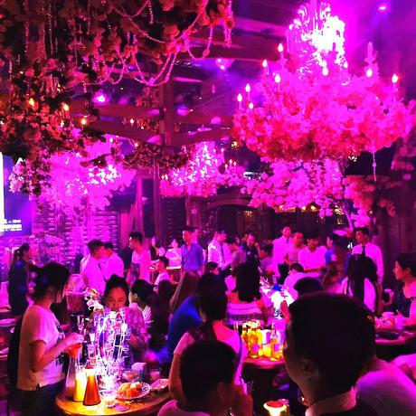 China’s Culture Club: Flower Power, Fruit Platters and Laughing Gas! Club in Qujiang New Xian