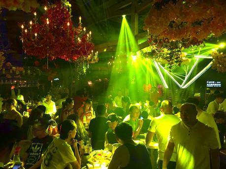 China’s Culture Club: Flower Power, Fruit Platters and Laughing Gas! Xian Club