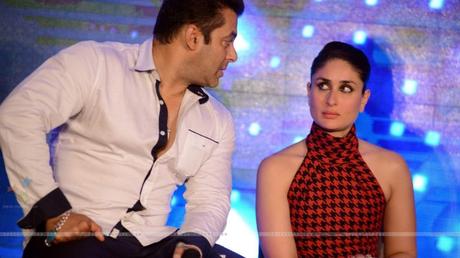 kareena kapoor Hot Pics & Kareena Kapoor Sexy Bikini Wallpaper in HD kareena kapoor Hot Pics & Kareena Kapoor Sexy Bikini Wallpaper in HD