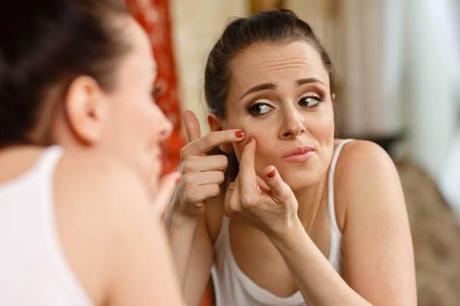 7 Mistakes we make when we have zits 7 Mistakes we make when we have zits