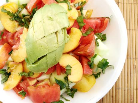 Late Summer Eats : Peach, Heirloom Tomato + Avocado Salad | Dreamery Events