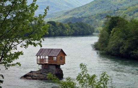 Drina River House, Вишесава