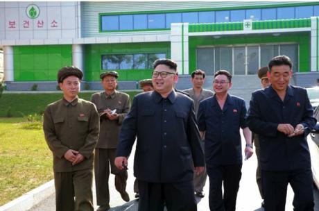 Kim Jong Un tours the recently constructed medical oxygen factory in the Pyongyang suburbs in a photograph which appeared on the top-center of the front page of the September 15, 2016 edition of the WPK daily organ Rodong Sinmun (Photo: Rodong Sinmun)