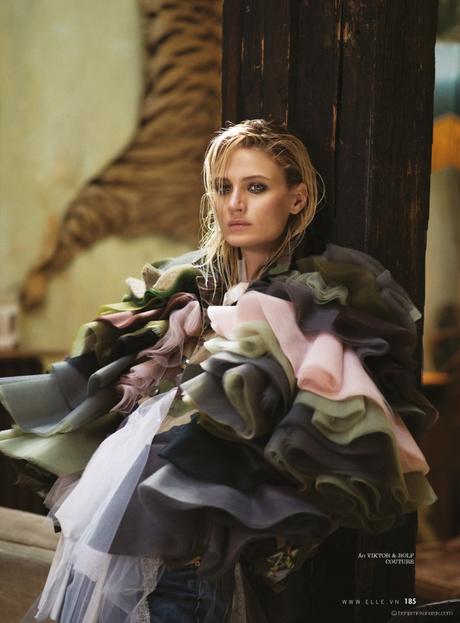 Super model Michelle Buswell in the New Royals by Benjamin Kanarek for ELLE Michelle Buswell in Viktor & Rolf @ Benjamin Kanarek