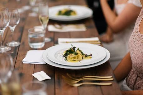 5 things to consider when planning your wedding menu with your caterer