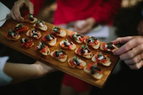 5 things to consider when planning your wedding menu with your caterer