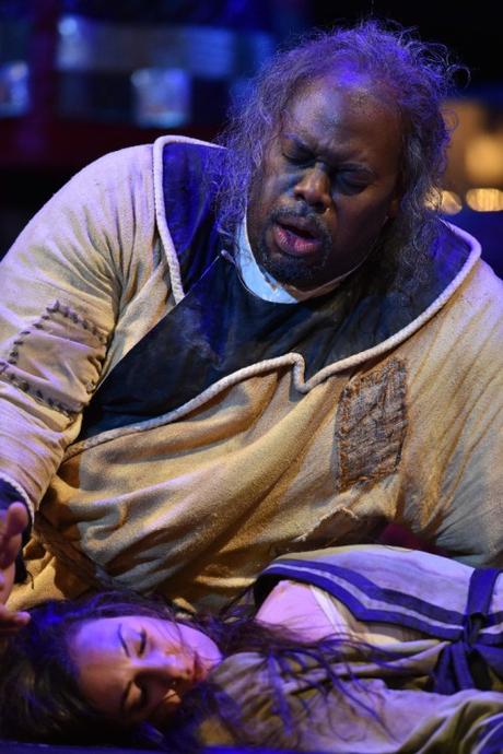 The exiled king Timur (bass Morris Robinson) discovers his slave girl, Liù, has sacrified herself for love. | photos by Kelly and Massa for Opera Philadelphia